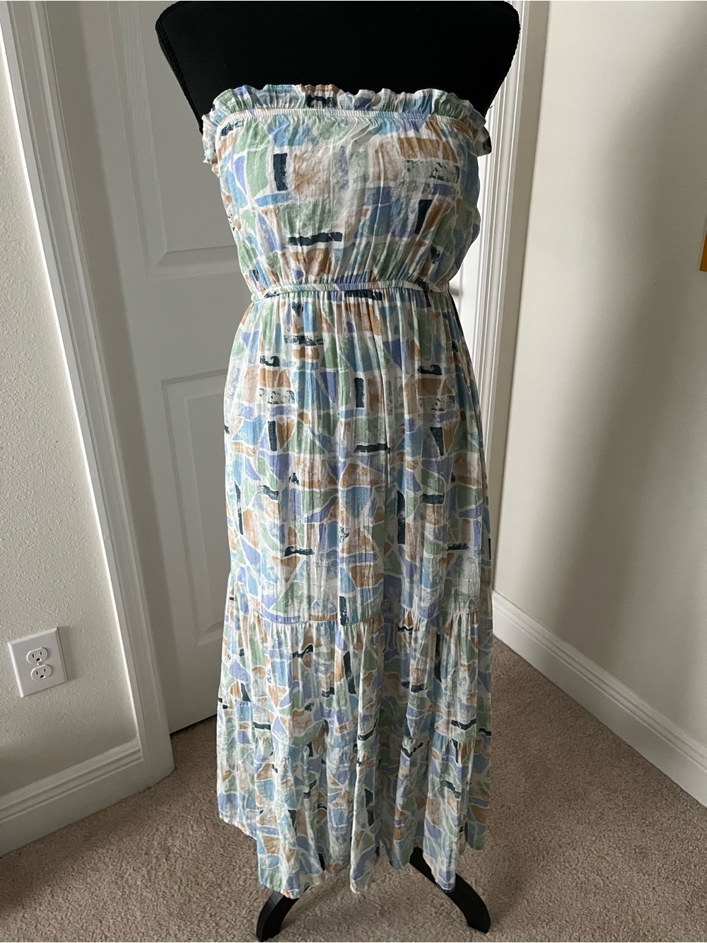 Blu Pepper Abstract Geometric Strapless Smocked Maxi Dress Pastel – Size M